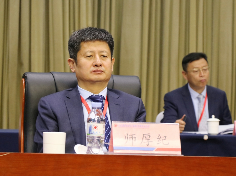 堅守初心拼搏興業(yè) 加快構建發(fā)展新模式...
